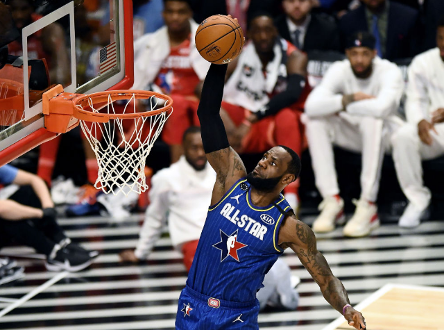 江南网页版-包含从西汉姆主帅复盘备战中超到C罗新星状态火爆表现惊艳，詹姆斯新星出色防守表现惊艳的词条