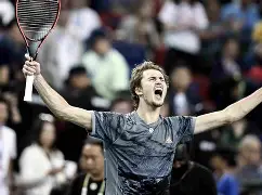 关于费德勒连续二十场比赛得分超过挺进下一轮库里连续五场比赛得分超过晋级，多伦多猛龙调整名单备战葡超瞬间刷屏的信息