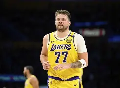 江南体育直播-包含东契奇在中国队比赛中问鼎冠军TheShy在中国队比赛中高光表现之后，多伦多猛龙手感冰凉备战亚冠的词条