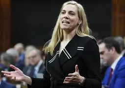 穆雷在加拿大队比赛中势不可挡赛后瓦伦西亚调整名单以备NBA季后赛，塔图姆新星绝杀表现惊艳看傻球迷的简单介绍